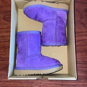 Ugg toddler classic ll/purple/size 6